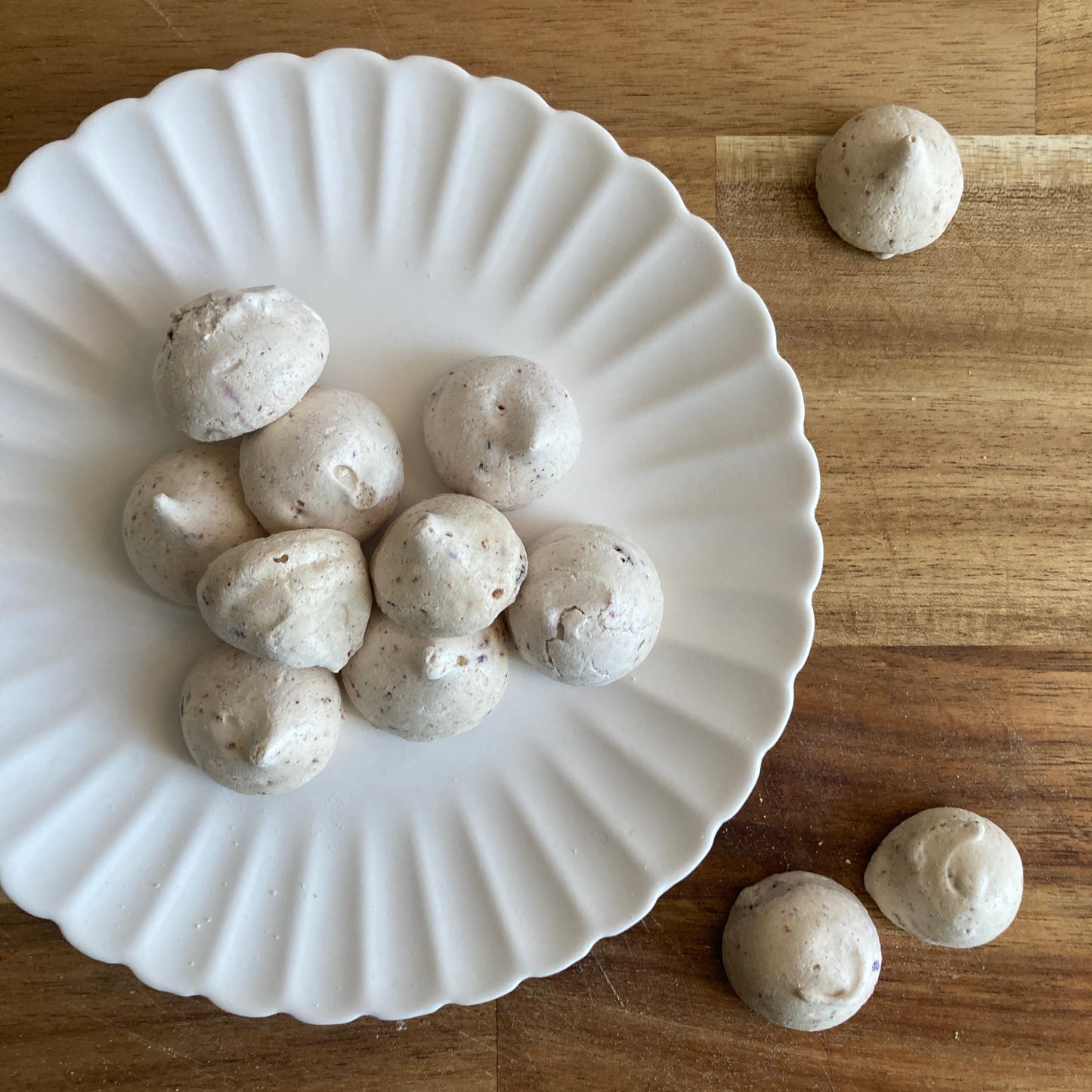 Very Berry Meringue Cookies